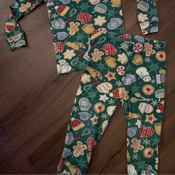 Jingles & Joy PJ Set (2T) - Picture 3 of 5